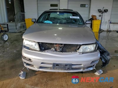 Piąte zdjęcie samochodu w środku: 1999 NISSAN MAXIMA GLE VIN:JN1CA21D0XT207409 - miniatura