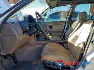 Zdjęcie 7 z 12 samochodu: 1993 BMW 318 I VIN:WBACA5315PFG05926 - miniatura