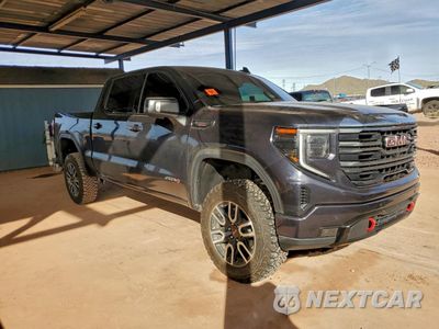 Czwarte zdjęcie samochodu z boku: 2023 GMC SIERRA K1500 AT4 VIN:1GTUUEE88PZ207484 - miniatura