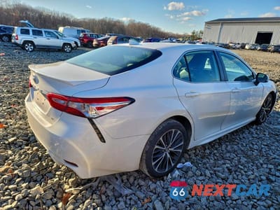 Trzecie zdjęcie samochodu z tyłu: 2020 TOYOTA CAMRY SE VIN:4T1G11AK2LU907035 - miniatura
