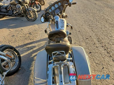 Zdjęcie 6 z 8 samochodu: 2018 HARLEY-DAVIDSON FLHX STREET GLIDE VIN:1HD1KBC15JB635718 - miniatura