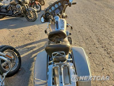 Zdjęcie 6 z 8 samochodu: 2018 HARLEY-DAVIDSON FLHX STREET GLIDE VIN:1HD1KBC15JB635718 - miniatura
