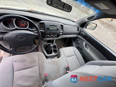 Zdjęcie 6 z 10 samochodu: 2008 TOYOTA TACOMA VIN:5TENX22N08Z512617 - miniatura