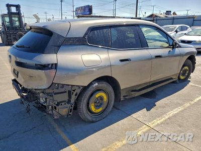 Trzecie zdjęcie samochodu z tyłu: 2024 BMW IX XDRIVE50 VIN:WB523CF03RCR15800 - miniatura
