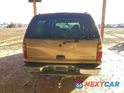 Zdjęcie 6 z 12 samochodu: 2003 CHEVROLET SUBURBAN C1500 VIN:1GNEC16Z63J152136 - miniatura
