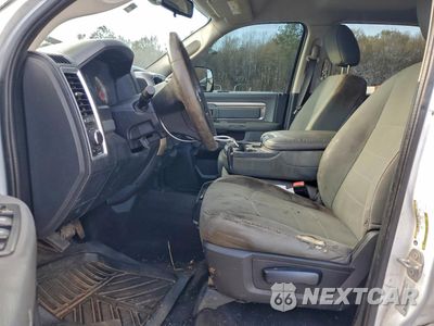 Zdjęcie 7 z 14 samochodu: 2016 RAM 2500 FLATBED TRUCK VIN:3C6UR5DL1GG284583 - miniatura