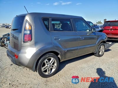 Trzecie zdjęcie samochodu z tyłu: 2010 KIA SOUL + VIN:KNDJT2A21A7168570 - miniatura