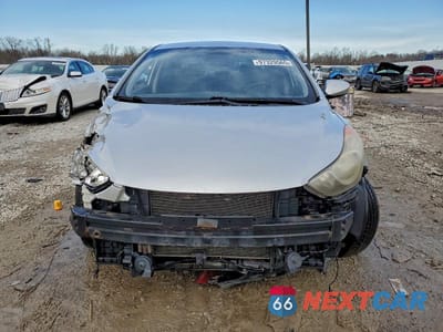 Piąte zdjęcie samochodu w środku: 2012 HYUNDAI ELANTRA GLS VIN:KMHDH4AE2CU460569 - miniatura