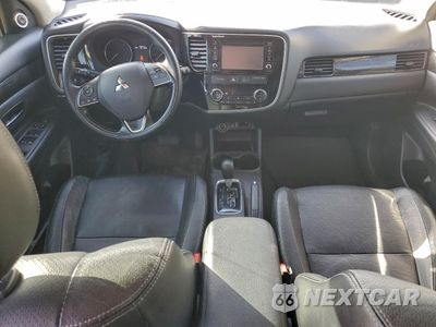 Zdjęcie 8 z 14 samochodu: 2016 MITSUBISHI OUTLANDER SE VIN:JA4AD3A33GZ017586 - miniatura