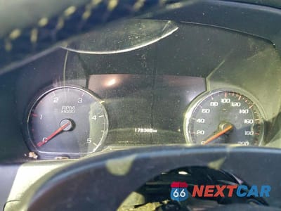 Zdjęcie 9 z 12 samochodu: 2016 GMC SIERRA K2500 DENALI VIN:1GT12UE86GF179740 - miniatura