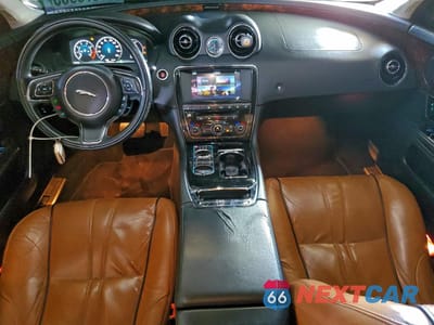 Zdjęcie 8 z 14 samochodu: 2016 JAGUAR XJ VIN:SAJWA1C74G8V98810 - miniatura
