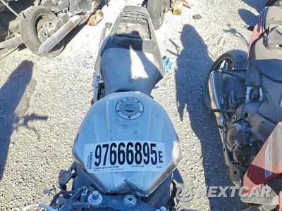 Piąte zdjęcie samochodu w środku: 2003 YAMAHA YZFR6 L VIN:JYARJ06E13A009937 - miniatura