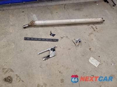 Zdjęcie 13 z 15 samochodu: 2015 CHEVROLET SUBURBAN K1500 LT VIN:1GNSKJKC0FR565652 - miniatura