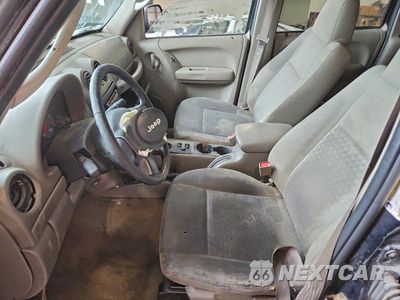 Zdjęcie 7 z 12 samochodu: 2006 JEEP LIBERTY SPORT VIN:1J4GL48K86W102603 - miniatura