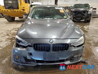 Piąte zdjęcie samochodu w środku: 2013 BMW 328 XI SULEV VIN:WBA3B5G54DNS05056 - miniatura