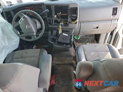 Zdjęcie 8 z 13 samochodu: 2018 NISSAN NV 2500 DELIVERY VAN VIN:1N6BF0LYXJN814361 - miniatura