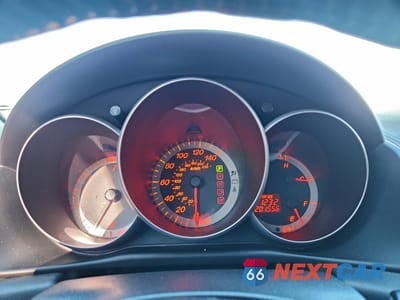 Zdjęcie 9 z 12 samochodu: 2004 MAZDA 3 HATCHBACK VIN:JM1BK143841175657 - miniatura