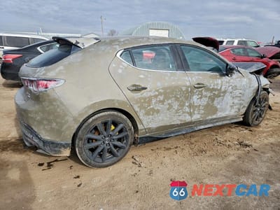 Trzecie zdjęcie samochodu z tyłu: 2025 MAZDA 3 CARBON TURBO VIN:JM1BPBYYXS1755714 - miniatura