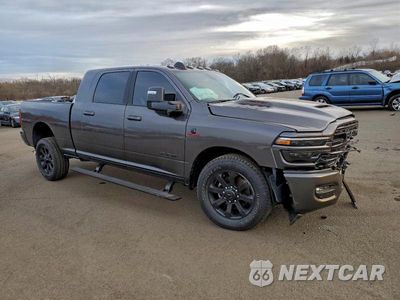 Czwarte zdjęcie samochodu z boku: 2026 RAM 2500 LARAMIE VIN:3C63R5NL7TG168969 - miniatura