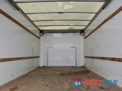 Zdjęcie 10 z 14 samochodu: 2022 FORD E350 BOX TRUCK VIN:1FDWE3FN7NDC11840 - miniatura