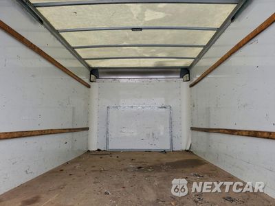 Zdjęcie 10 z 14 samochodu: 2022 FORD E350 BOX TRUCK VIN:1FDWE3FN7NDC11840 - miniatura