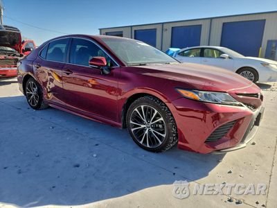 Czwarte zdjęcie samochodu z boku: 2018 TOYOTA CAMRY L VIN:4T1B11HK7JU673388 - miniatura