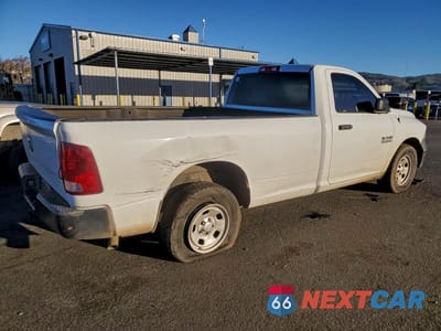 Trzecie zdjęcie samochodu z tyłu: 2017 RAM 1500 ST VIN:3C6JR6DG5HG671957 - miniatura
