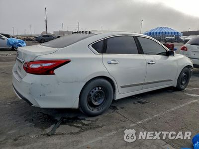Trzecie zdjęcie samochodu z tyłu: 2016 NISSAN ALTIMA 2.5 VIN:1N4AL3AP1GC120929 - miniatura
