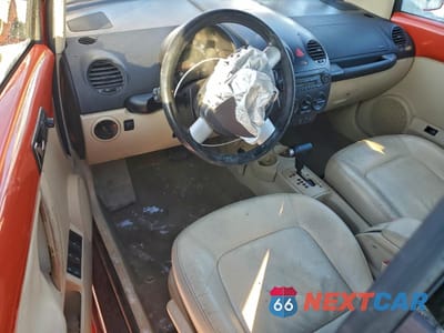 Zdjęcie 8 z 13 samochodu: 2005 VOLKSWAGEN NEW BEETLE GLS VIN:3VWCD31Y55M360017 - miniatura