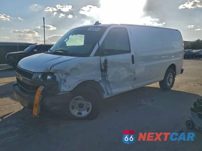 2024 CHEVROLET EXPRESS G2500 1GCWGAFPXR1222021 - główne zdjęcie licytacji z USA - miniatura