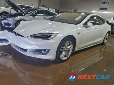 2019 TESLA MODEL S 5YJSA1E28KF330088 - główne zdjęcie licytacji z USA - miniatura