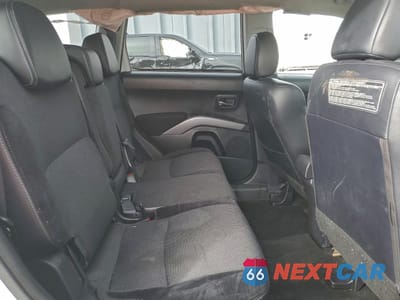 Zdjęcie 11 z 16 samochodu: 2010 MITSUBISHI OUTLANDER SE VIN:JA4AT3AW9AZ015071 - miniatura