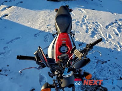 Piąte zdjęcie samochodu w środku: 2021 YAMAHA XSR700 VIN:JYARM21E0MA001307 - miniatura