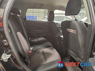 Zdjęcie 11 z 13 samochodu: 2018 MITSUBISHI RVR SE VIN:JA4AJ3AU1JZ601543 - miniatura