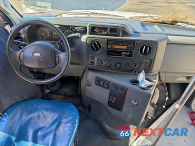 Zdjęcie 9 z 10 samochodu: 2017 FORD ECONOLINE E350 SUPER DUTY CUTAWAY VAN VIN:1FDEE3FS6HDC16579 - miniatura