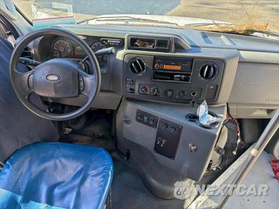 Zdjęcie 9 z 10 samochodu: 2017 FORD ECONOLINE E350 SUPER DUTY CUTAWAY VAN VIN:1FDEE3FS6HDC16579 - miniatura