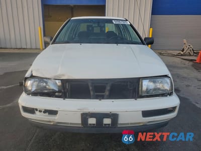 Piąte zdjęcie samochodu w środku: 1998 VOLKSWAGEN JETTA GL VIN:3VWRA81H6WM107693 - miniatura