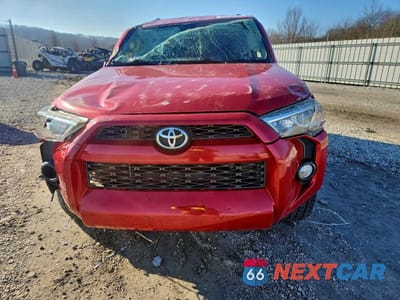Piąte zdjęcie samochodu w środku: 2019 TOYOTA 4RUNNER SR5 VIN:JTEZU5JR1K5209724 - miniatura