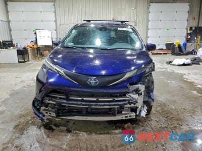 Piąte zdjęcie samochodu w środku: 2025 TOYOTA SIENNA LE 8-PASSENGER VIN:5TDKSKFC5SS163145 - miniatura