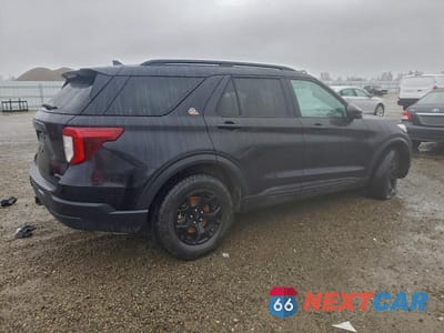 Trzecie zdjęcie samochodu z tyłu: 2022 FORD EXPLORER TIMBERLINE VIN:1FMSK8JH2NGA72530 - miniatura