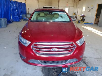 Piąte zdjęcie samochodu w środku: 2017 FORD TAURUS LIMITED VIN:1FAHP2F89HG124039 - miniatura