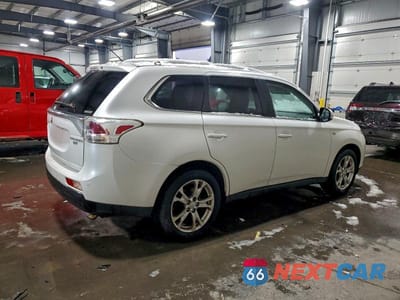 Trzecie zdjęcie samochodu z tyłu: 2014 MITSUBISHI OUTLANDER GT VIN:JA4JZ4AX2EZ001144 - miniatura