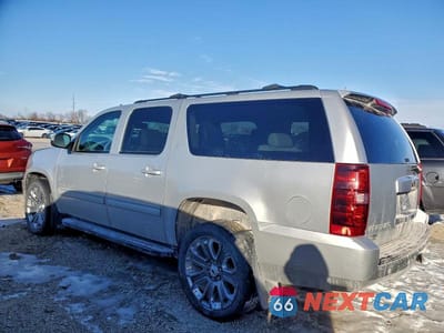 Drugie zdjęcie samochodu z przodu: 2011 CHEVROLET SUBURBAN K1500 LT VIN:1GNSKJE35BR306810 - miniatura