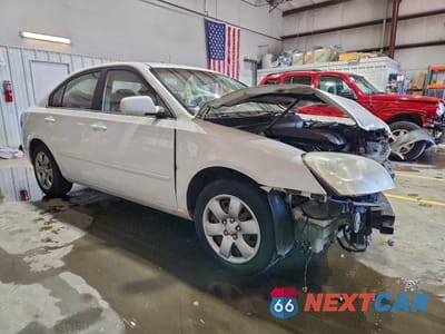 Czwarte zdjęcie samochodu z boku: 2006 KIA OPTIMA LX VIN:KNAGE123165023468 - miniatura