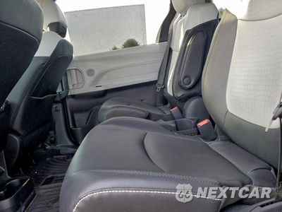 Zdjęcie 11 z 14 samochodu: 2025 TOYOTA SIENNA XSE VIN:5TDDSKFCXSS157124 - miniatura