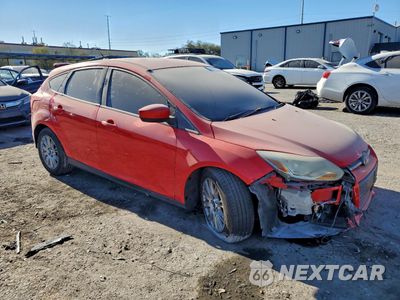 Czwarte zdjęcie samochodu z boku: 2012 FORD FOCUS SE VIN:1FAHP3K28CL303292 - miniatura