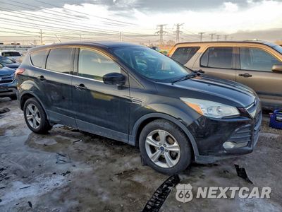 Czwarte zdjęcie samochodu z boku: 2015 FORD ESCAPE SE VIN:1FMCU0GX8FUC60101 - miniatura
