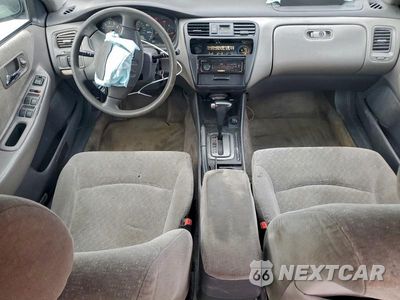 Zdjęcie 8 z 13 samochodu: 2002 HONDA ACCORD LX VIN:1HGCG66502A059031 - miniatura