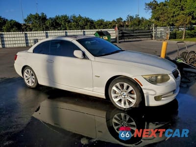 Czwarte zdjęcie samochodu z boku: 2011 BMW 335 I VIN:WBADX7C50BE261001 - miniatura