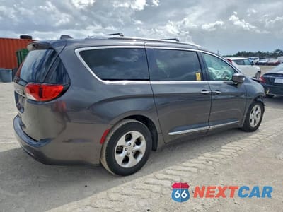 Trzecie zdjęcie samochodu z tyłu: 2017 CHRYSLER PACIFICA TOURING L PLUS VIN:2C4RC1EG7HR821754 - miniatura